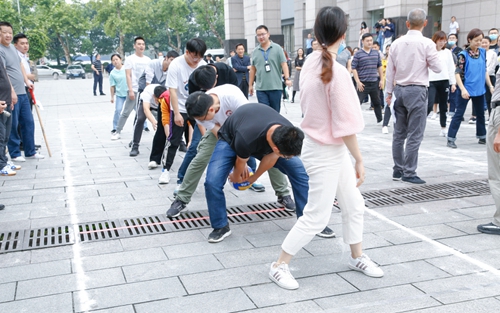 歡度中秋喜迎國慶 宜化集團(tuán)與宜昌市發(fā)改委共同舉辦趣味運動會(圖5)