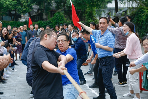 歡度中秋喜迎國慶 宜化集團(tuán)與宜昌市發(fā)改委共同舉辦趣味運動會(圖9)